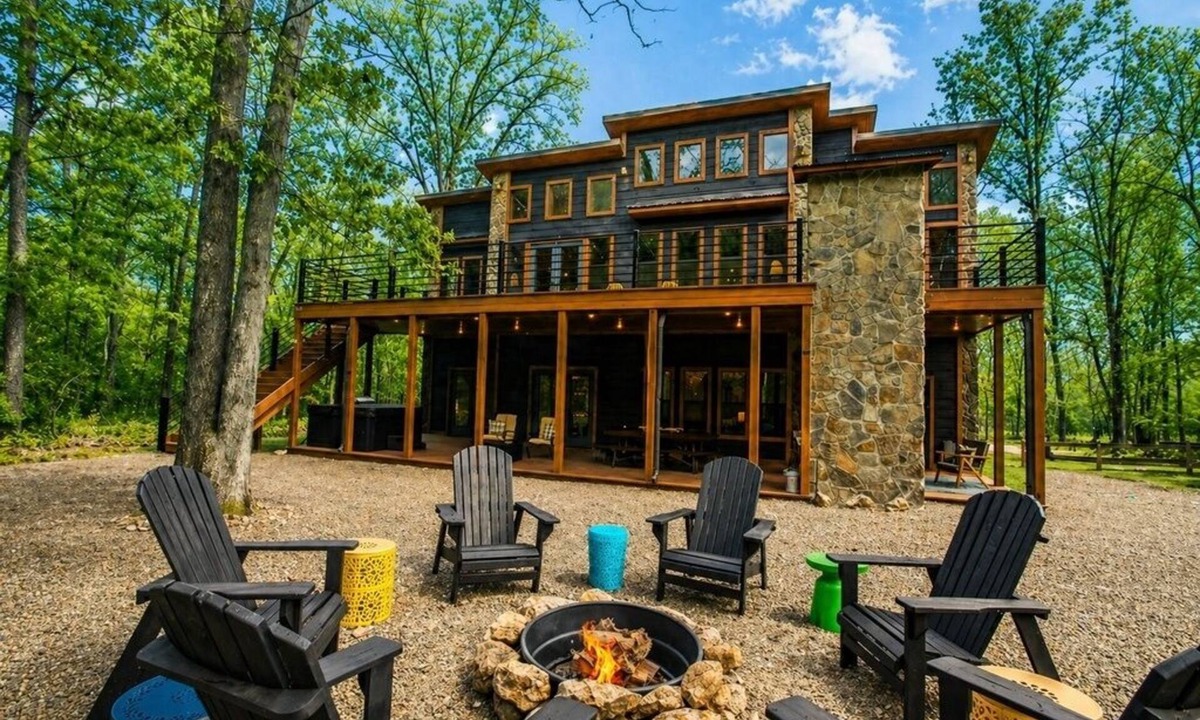 Hochatown Cabin | Timberline Retreat with Games, Fireplaces, Hot tub, Playground Set, No Pets