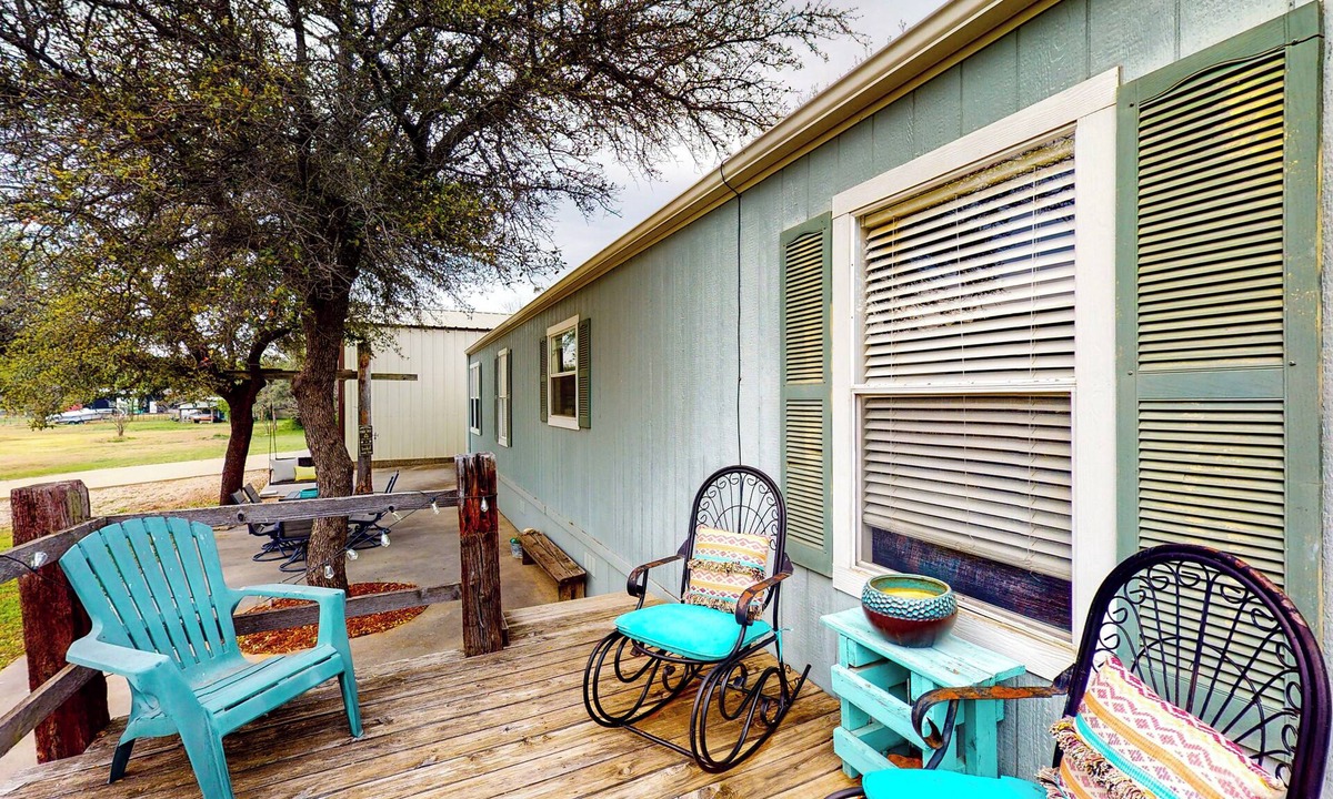 Graham House | 'Tin Star' Waterside Possum Kingdom Lake Retreat