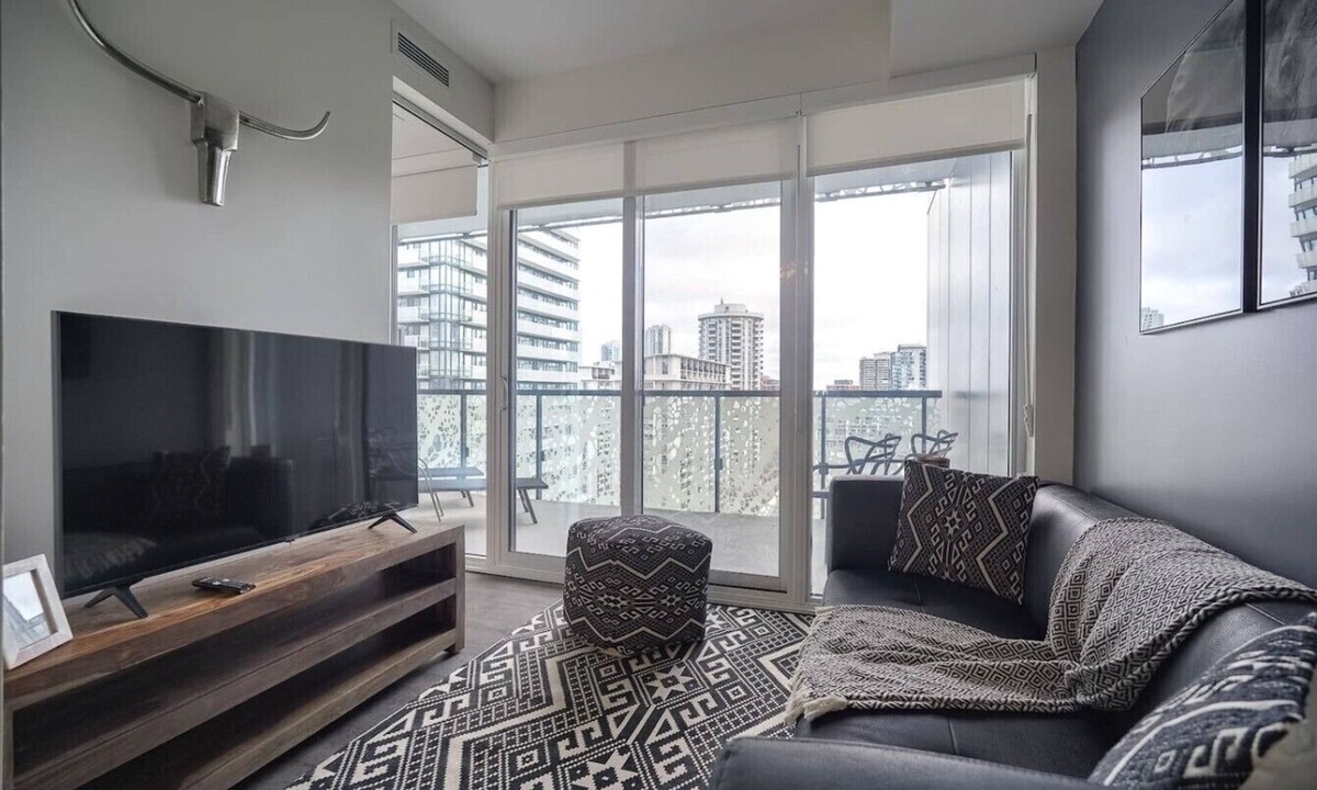 Bay Cloverhill Apartment | Toronto - 2 Bedrooms Apartment
