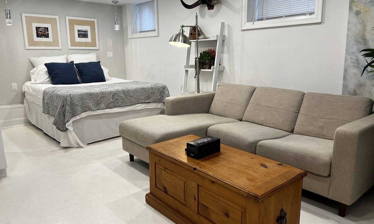 The Beaches House | Toronto Beaches Staycation! Steps to the Waters Edge
