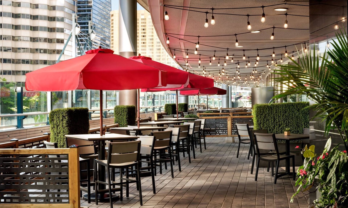 Toronto Entertainment District Hotel | Toronto Marriott City Centre Hotel