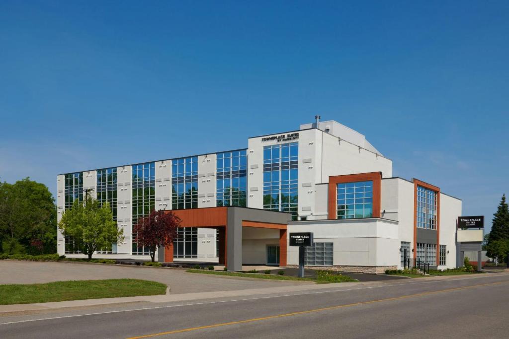 Niagara Falls Hotel | TownePlace Suites by Marriott Niagara Falls Canada