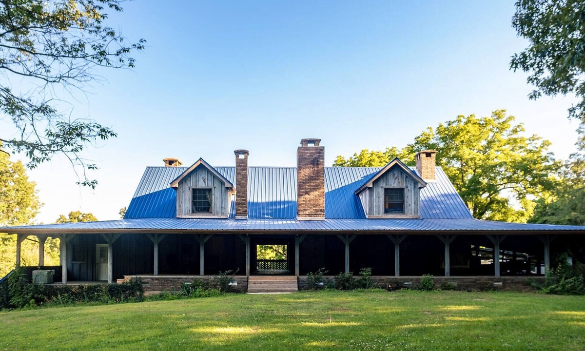 Zion House | Tranquil retreat on 16 acres sleeps 10 guests.