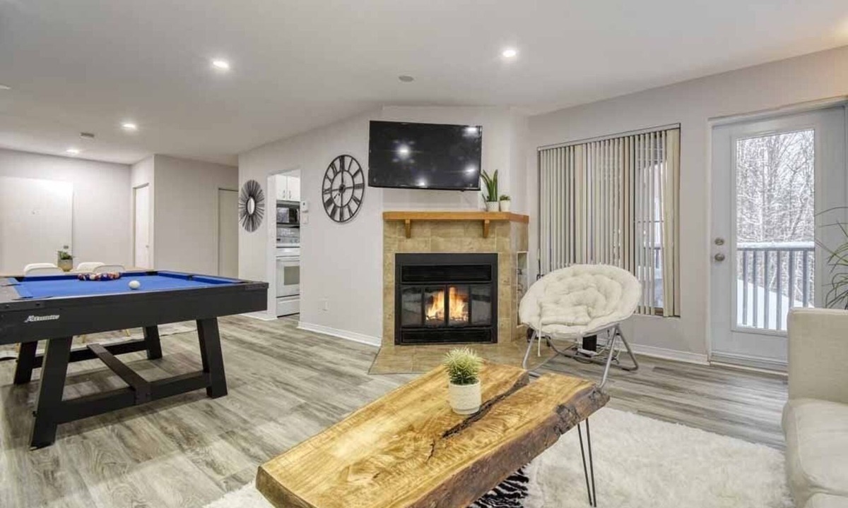 Mont-Tremblant Cottage | Tremblant|Mountain|Lake|Pool Table| Views