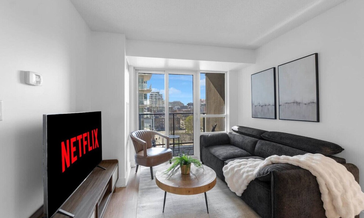 Fashion District Hotel | TwentyTO - Free Parking - 2 min to Rogers Centre