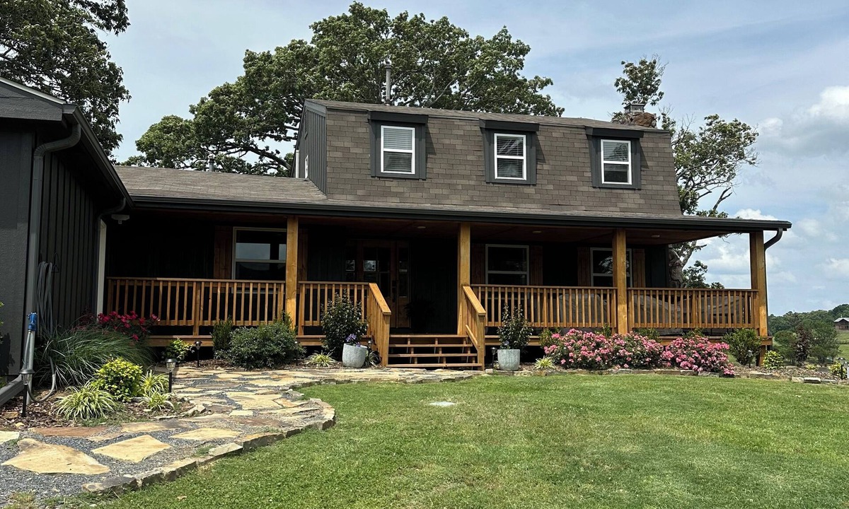 Board Camp House | Twin Oaks Mountain Views Minutes to Wolf Pen Gap Sleeps 8