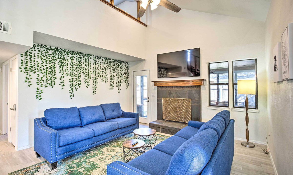 Norman House | Updated Norman Getaway w/Porch + Fire Pit!