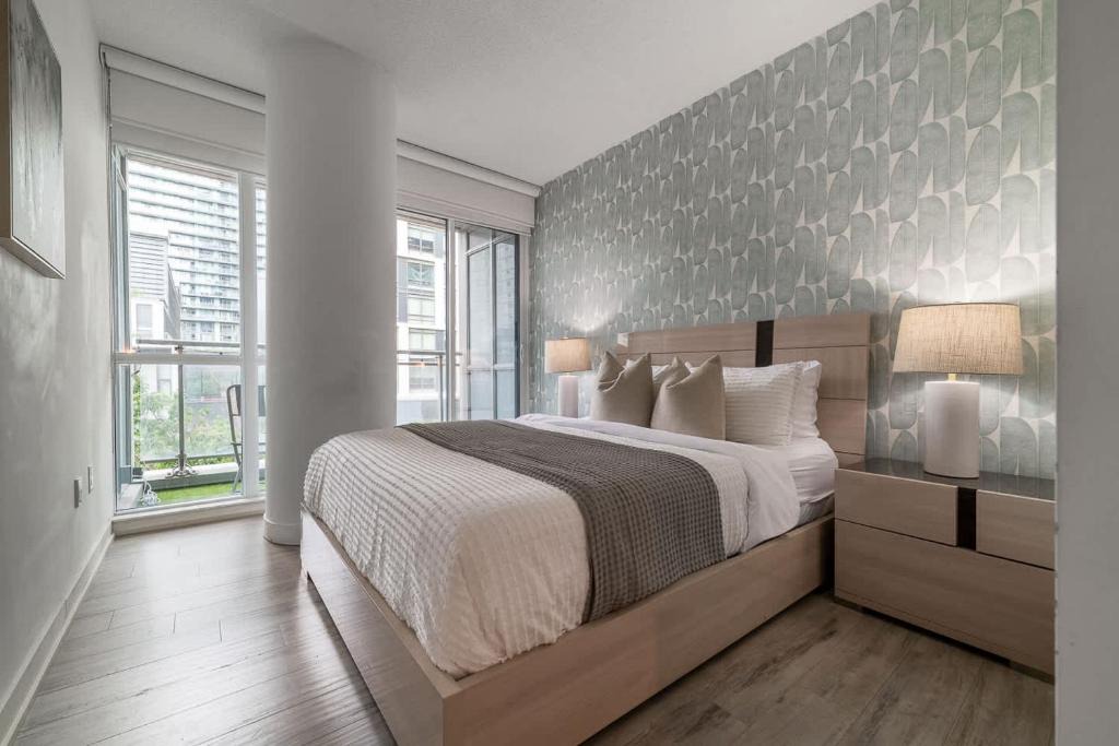 CityPlace Apartment | Upscale 3BR Downtown Suite with Parking