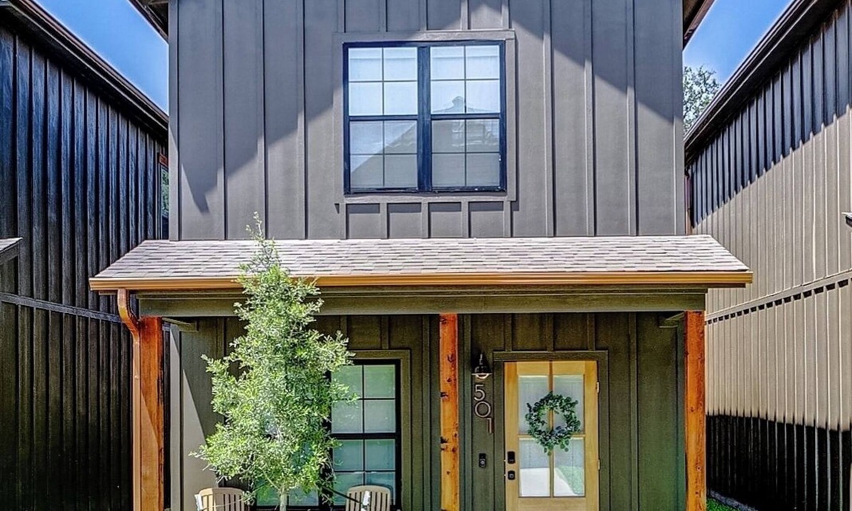 Downtown House | Urban Cottage: Downtown Bryan near Texas A&M!