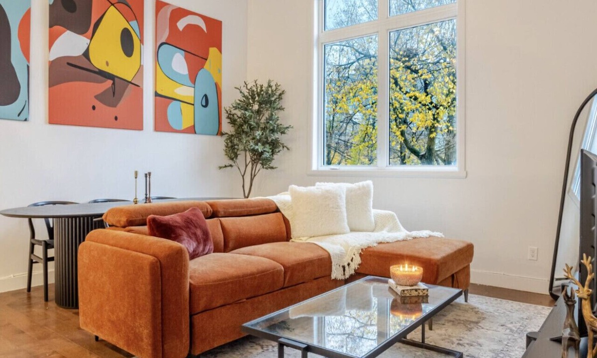 Shaughnessy Village Apartment | Urban Haven | Modern Comfort in Downtown MTL