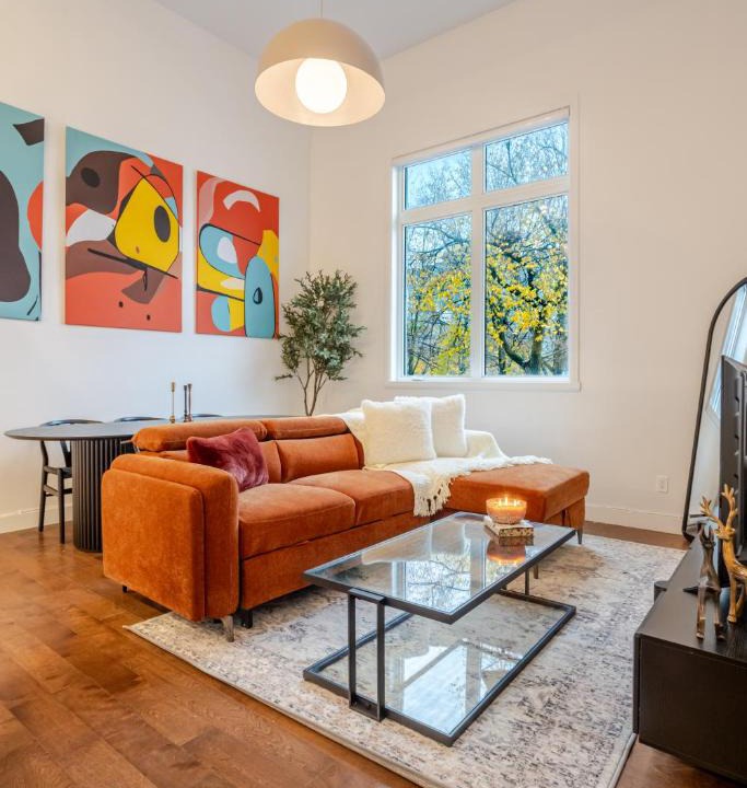 Shaughnessy Village Apartment | Urban Haven, Modern Comfort in Downtown MTL