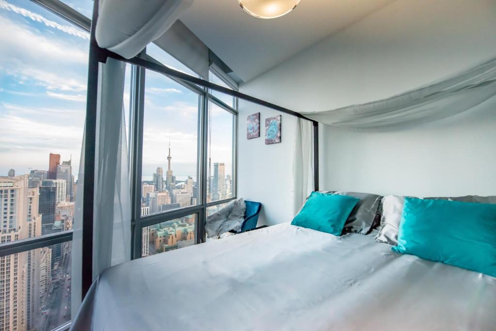 Grange Park Apartment | Urban Skyline