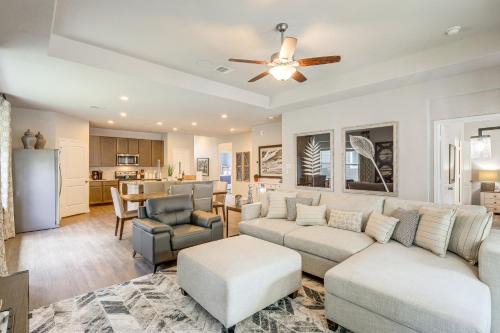 College Station House | Walk to Brazos County Expo: Elegant Home w/Grill!
