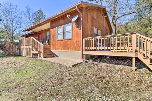 Flippin House | Walk to White River: Home w/Deck in Flippin!