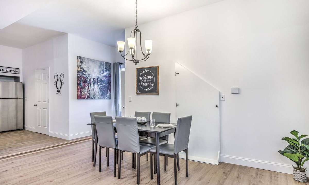 Central West End Apartment | Walkable Studio in Central West End | Near Barnes Jewish | St. Louis MO