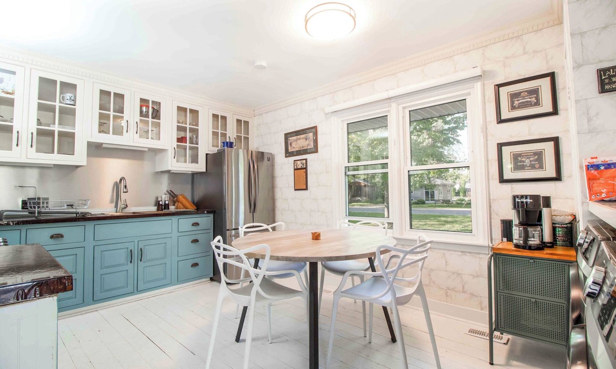 Historic Old Town House | Walking distance to Old town with Hot tub