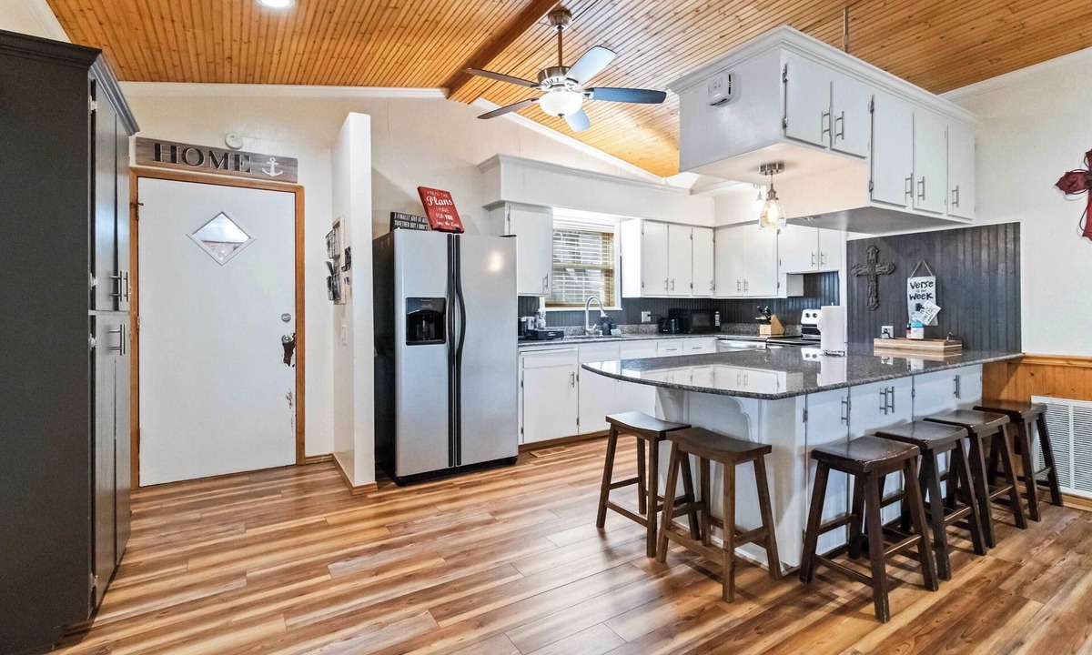 Springdale House | War Eagle Getaway