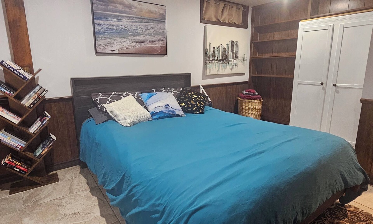 Waterloo Apartment | warm and cozy studio