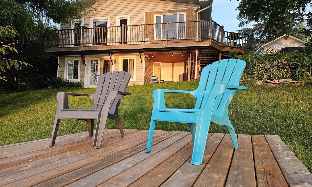 Saint-Andre-Avellin Ski Chalet | Waterfront