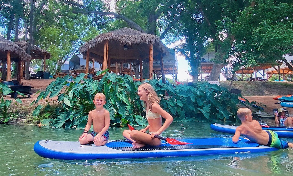 Sutherland Springs Cabin | Waterfront Cabin with Kayaking, Paddle boarding, Pool, Hot Tub & more! - RC2