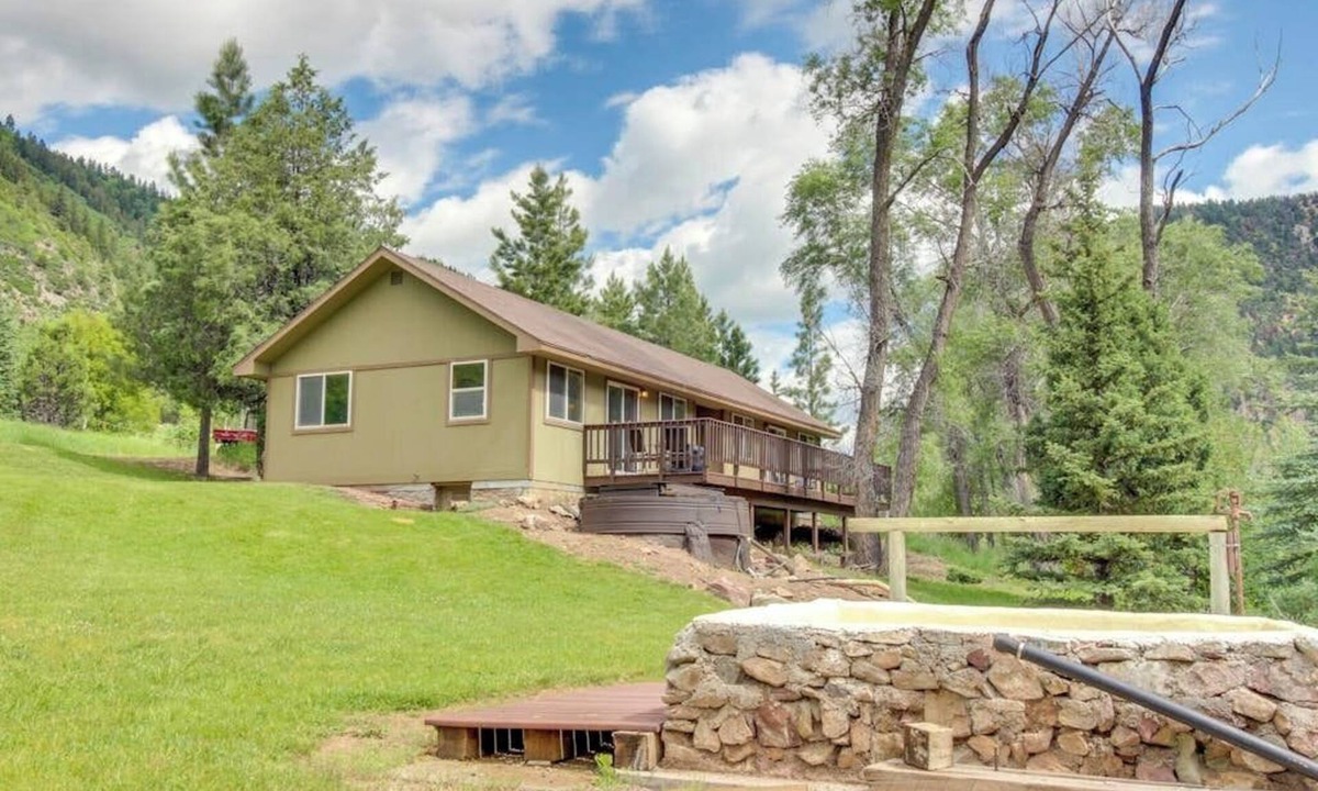 Carbondale Cabin | Waterfront cabins next to nature preserve - private hot tub & river views