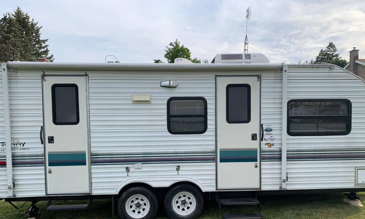 Batawa House | Waterfront Camper!