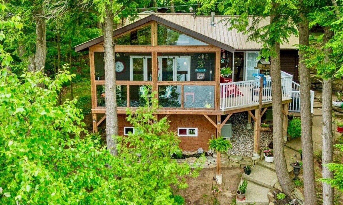 Tay Valley Cottage | Waterfront cottage on Christie Lake! Arrive, unwind, and enjoy.