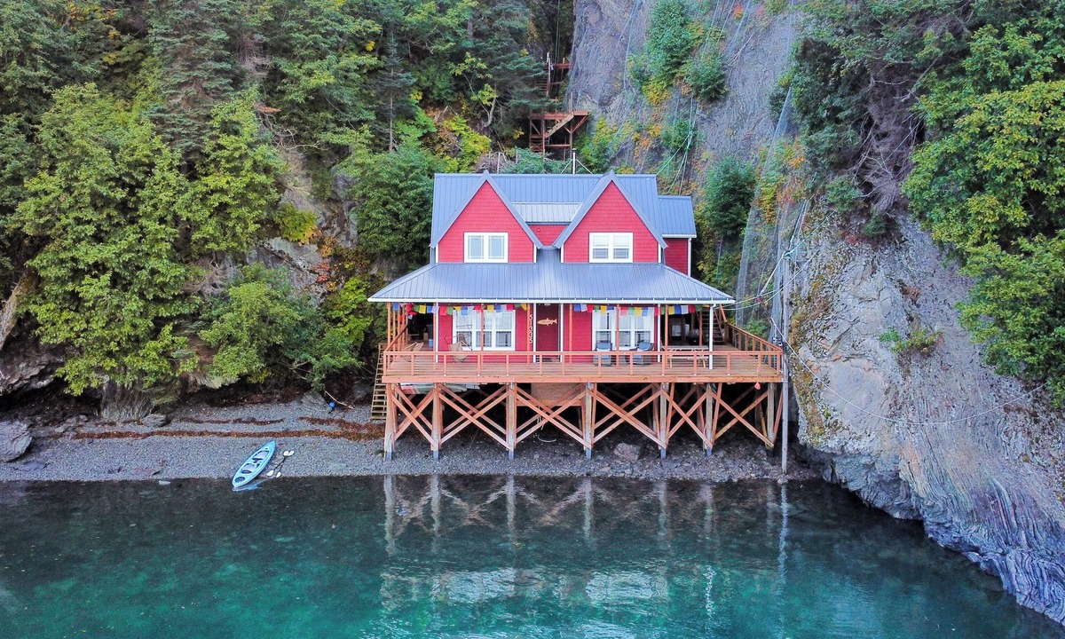 Homer Villa | Waterfront Cottage on Kachemak Bay with Breathtaking View