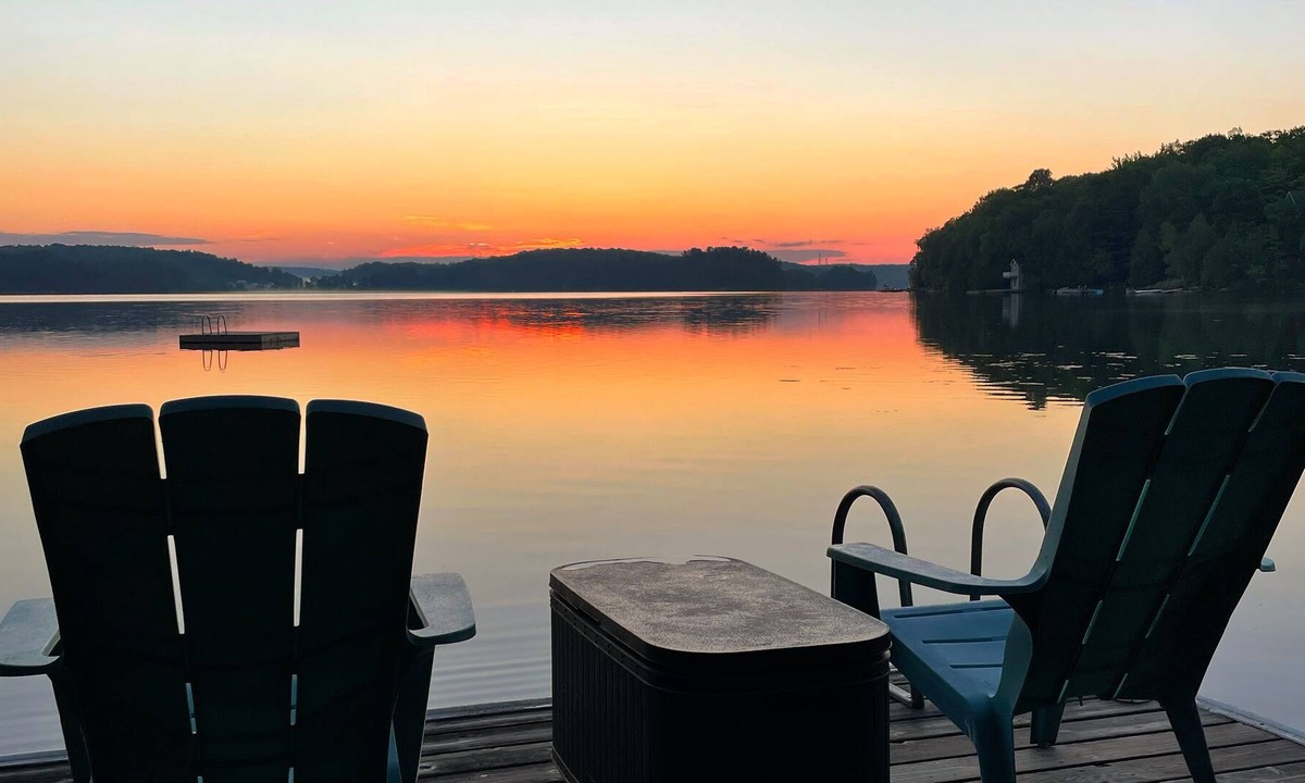 Muskoka Lakes House | Waterfront Cottage with 11/10 Views on 3 Mile Lake