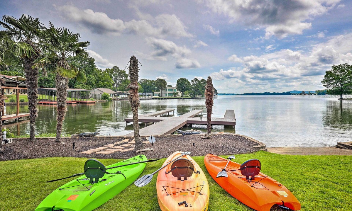 Lake Hamilton House | Waterfront Home ~ 4 Mi to Oaklawn Racing Casino!