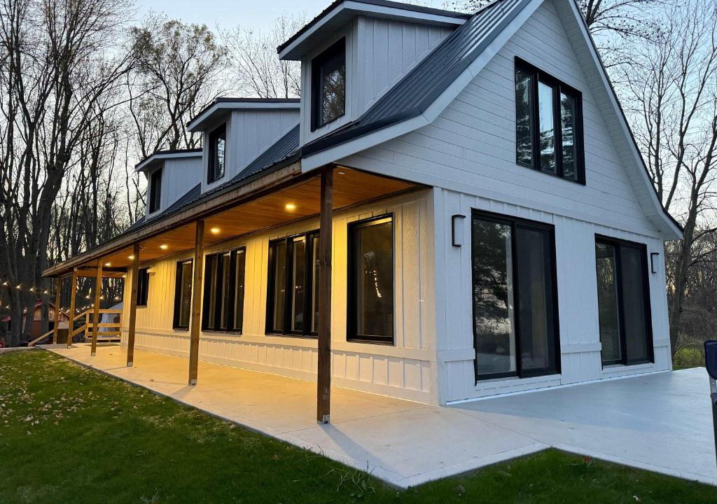 Rigaud Ski Chalet | Waterfront Relaxation & Adventure - Albert