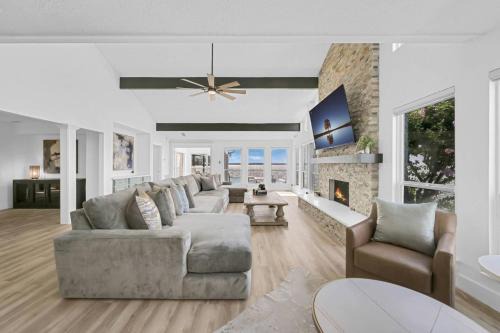 Walden on Lake Conroe House | Waters Edge Estate