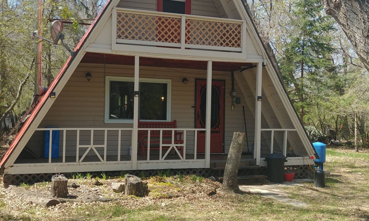 Oak Lake Cabin | Well Appointed A-frame Cabin at Oak Lake Resort