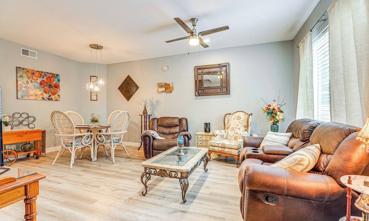 Energy Corridor House | WFH Friendly, Pool Access: Houston Townhome!