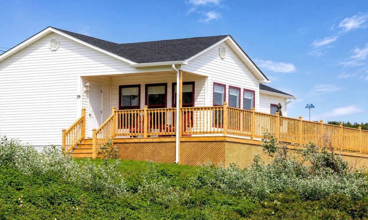 Newfoundland House | Whistler's View