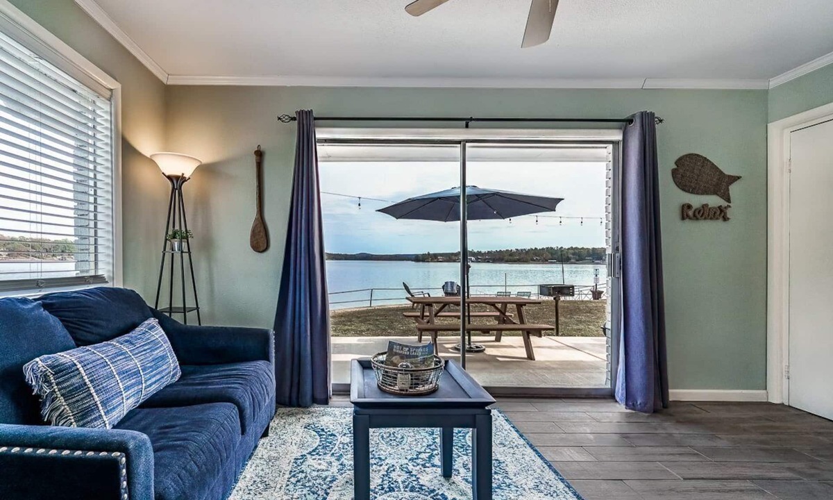 Hot Springs Hotel | Willow Beach Resort