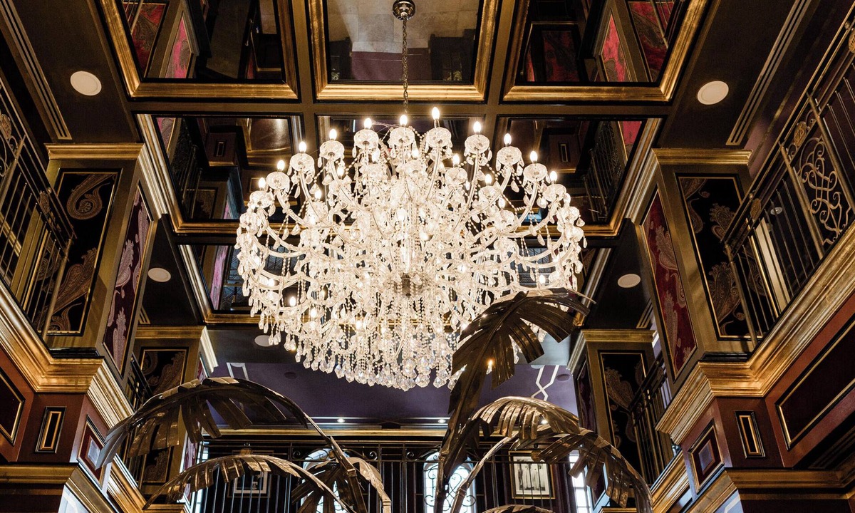 Bloor-Yorkville Hotel | Windsor Arms Hotel