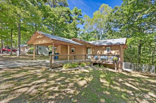 Bella Vista House | Wooded, Quiet Cottage, Very close to the Back 40