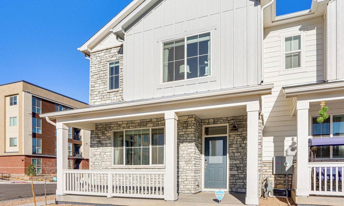 Aurora House | Work, Play & Explore Denver! Townhome Near Airport