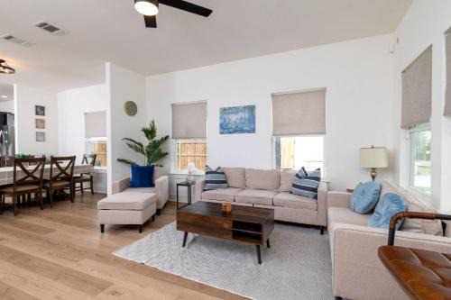 Fort Worth House | World Cup Escape - Easy Trip to the Action