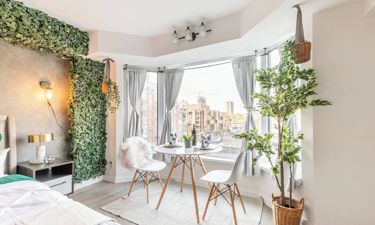 Bloor-Yorkville Hotel | Yorkville Express Stays