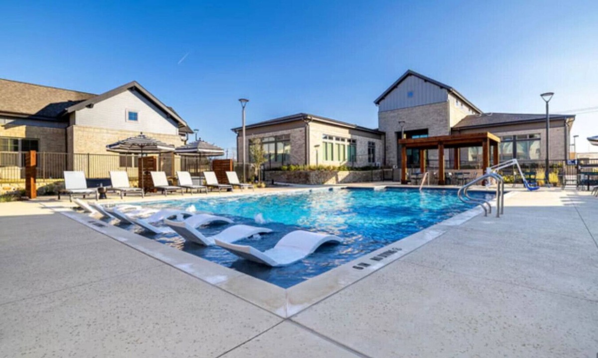 Sherman Apartment | Zen-style 1BR Retreat In A+ Location w/Gym & Pool