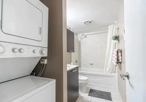 Breathtaking 2BR Condo Downtown with Free Parking