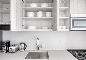 Bright South Loop Studio w/Pool, BBQ & Gym, nr Grant Park, by Blueground in Chicago