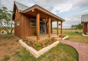 Country Tiny House - 10min to Silos at Magnolia (#2)