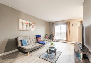 Cozy 1BR Apartment with King Bed - Near Downtown!