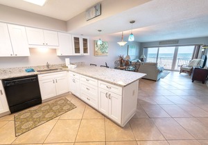 Ocean Front Complex -beautiful Ocean Views! Can't Get Any Closer To The Ocean! in Satellite Beach