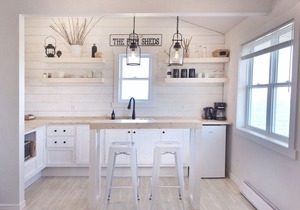 Oceanfront Cottages at the Edge of the World - The Fish Sheds-Aunt Bessie's Shed