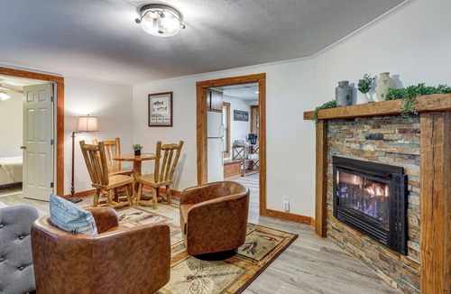 Mammoth Spring Cabin | 1/2 Mi to State Park! Riverfront Ozarks Retreat