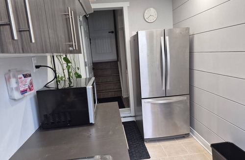 Gatineau House | 1-bdrm basement unit (full bathroom/shared laundry)